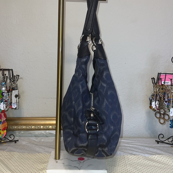COACH Textured leather Hobo style shoulder bag with 2 hang tags - Picture 8 of 14